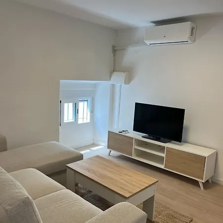 Centrally Located With Terrace Apartment *